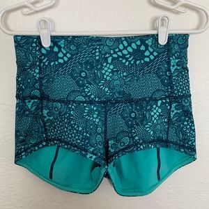 Lululemon boogie shorts size 10